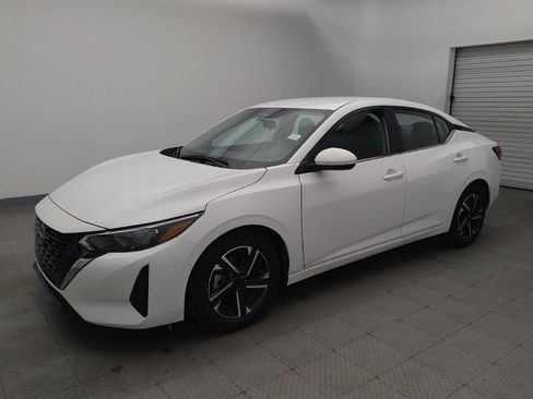 Used 2025 Nissan Sentra SV FWD image 2