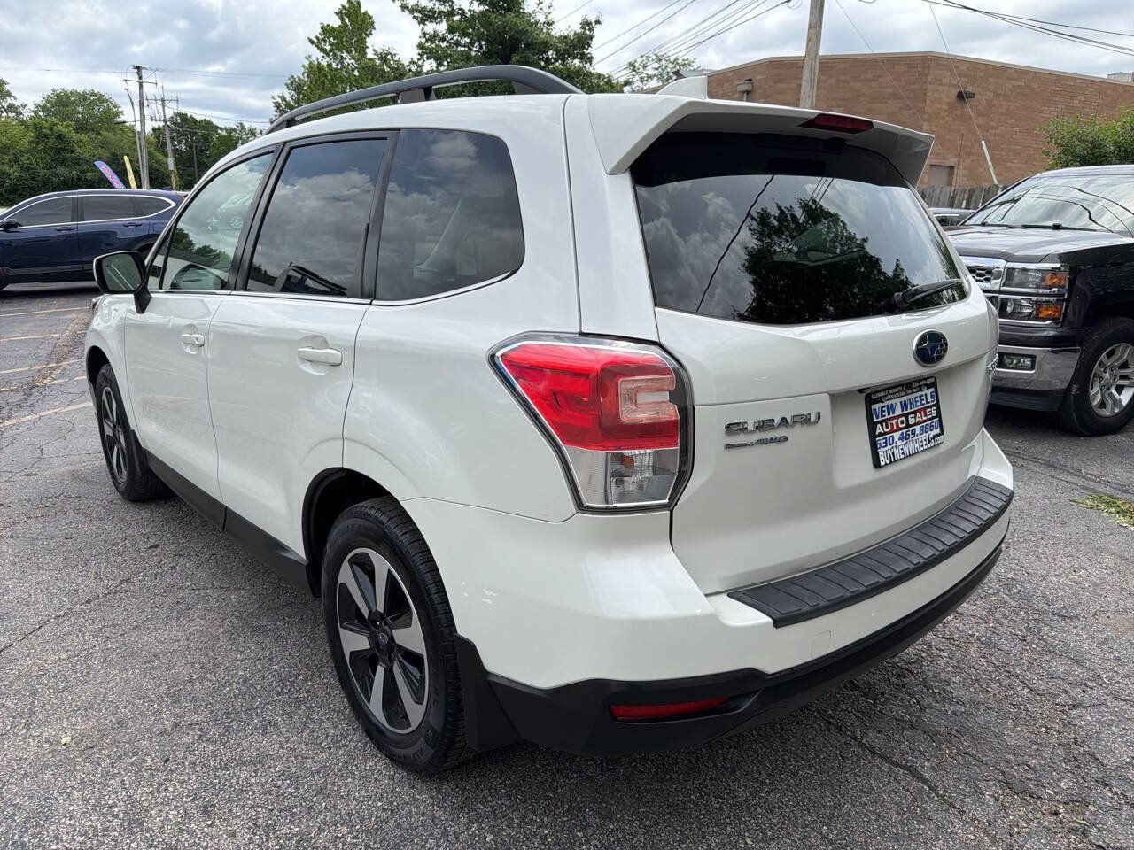 Used 2017 Subaru Forester 2.5i Limited w/ Protection Package #2 AWD/4WD image 4