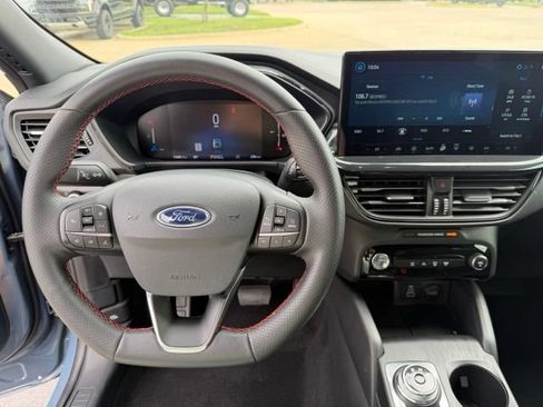 Used 2025 Ford Escape ST-Line w/ Tech Pack #1 FWD image 12