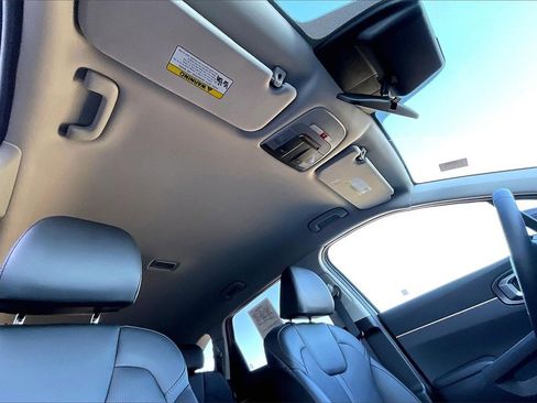 Used 2025 Kia Sorento S image 22