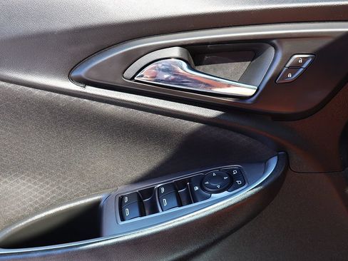 Used 2023 Chevrolet Malibu LT FWD image 40