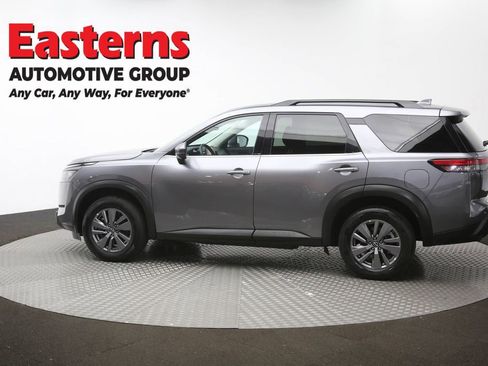 Used 2024 Nissan Pathfinder SV image 60