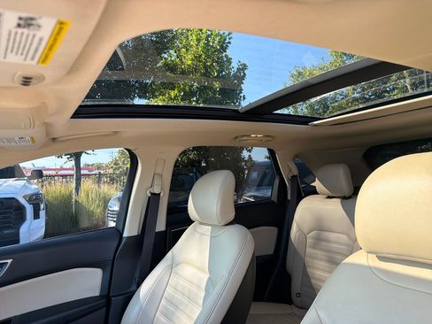 Used 2018 Ford Edge SEL w/ Equipment Group 201A FWD image 21