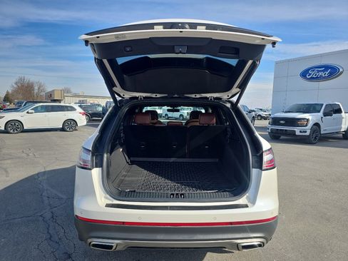 Used 2019 Lincoln Nautilus Reserve image 9