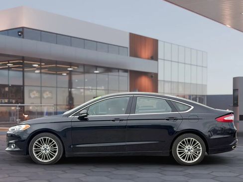 Used 2016 Ford Fusion SE w/ Equipment Group 202A image 5