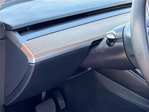 Used 2023 Tesla Model 3 Standard Range image 10