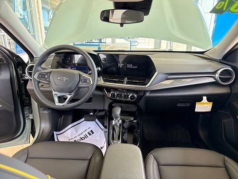 New 2026 Chevrolet Trax ACTIV w/ Sunroof Package FWD image 15