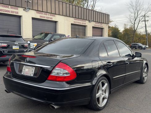 Used 2009 Mercedes-Benz E 350 4MATIC Sedan image 6