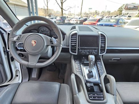 Used 2012 Porsche Cayenne AWD/4WD image 10