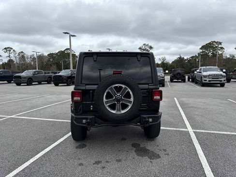 Used 2019 Jeep Wrangler Unlimited Sahara image 4