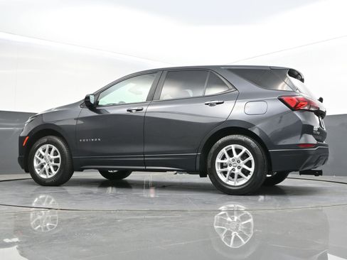 Certified 2022 Chevrolet Equinox LS w/ LS Convenience Package AWD/4WD image 40
