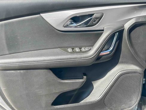 Used 2025 Chevrolet Blazer LT FWD image 25