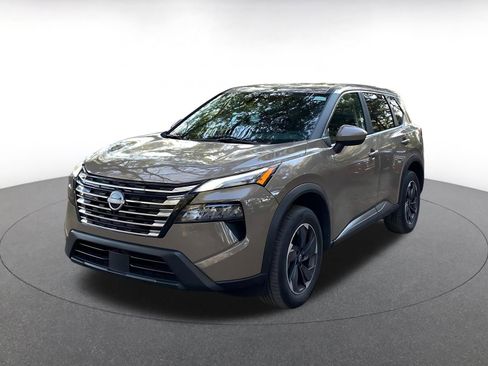 Used 2025 Nissan Rogue SV image 3