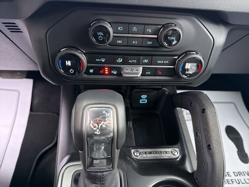 New 2025 Ford Bronco Outer Banks w/ Sasquatch Package AWD/4WD image 21