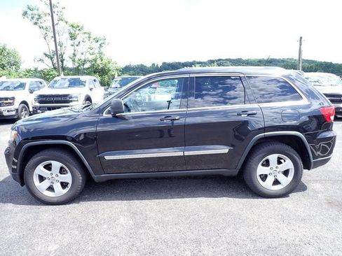 Used 2013 Jeep Grand Cherokee Laredo AWD/4WD image 2