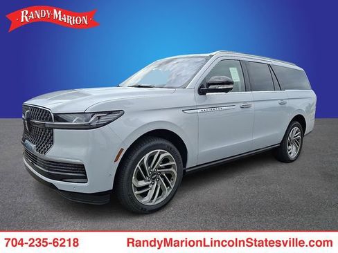 New 2025 Lincoln Navigator L Reserve image 1