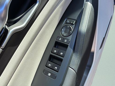 New 2026 Kia Sportage EX FWD image 10
