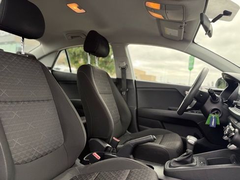 Used 2021 Kia Rio LX image 10