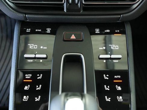 Certified 2025 Porsche Macan image 21