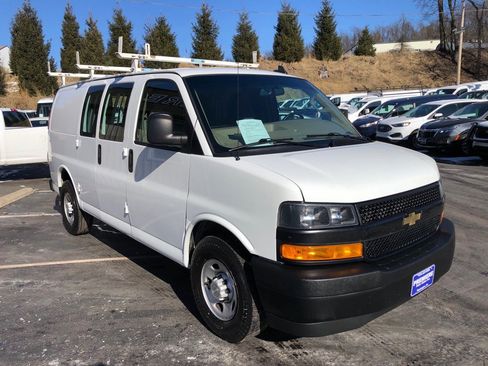 Used 2019 Chevrolet Express 2500 w/ Driver Convenience Package image 7