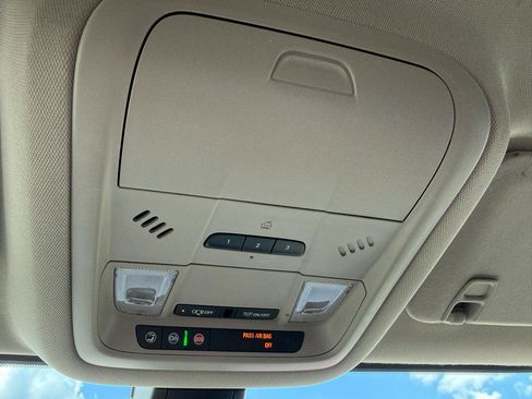 Used 2019 GMC Acadia Denali w/ Technology Package FWD image 38