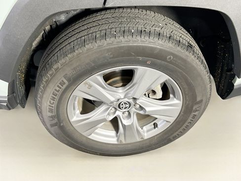 Used 2022 Toyota RAV4 XLE w/ Convenience Package AWD/4WD image 30