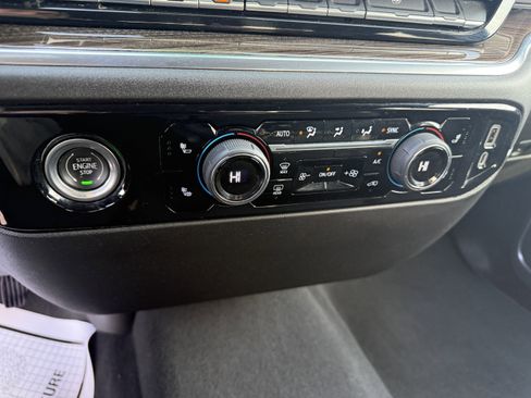 Used 2022 Chevrolet Silverado 1500 LT image 11