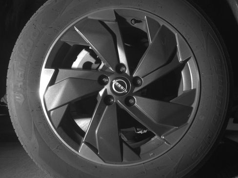 Used 2025 Nissan Rogue SV AWD/4WD image 15