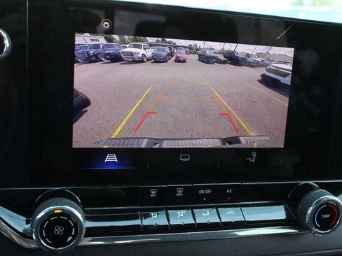 Used 2024 Chevrolet Colorado Trail Boss w/ Advanced Trailering Package AWD/4WD image 12
