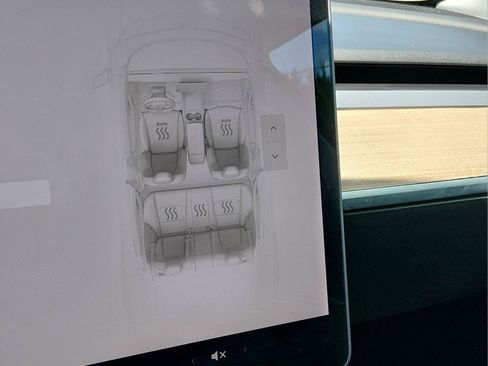 Used 2021 Tesla Model 3 Standard Range Plus RWD image 24