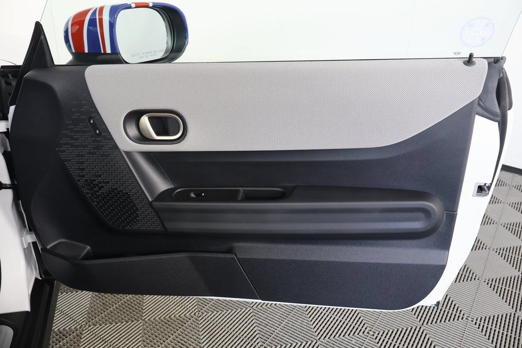 Used 2026 MINI Cooper 2-Door Hardtop FWD image 11