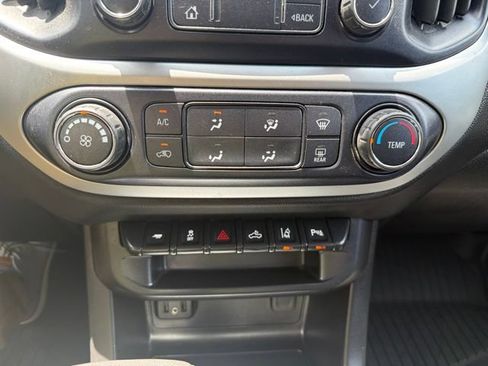 Used 2019 Chevrolet Colorado LT w/ LT Convenience Package AWD/4WD image 19