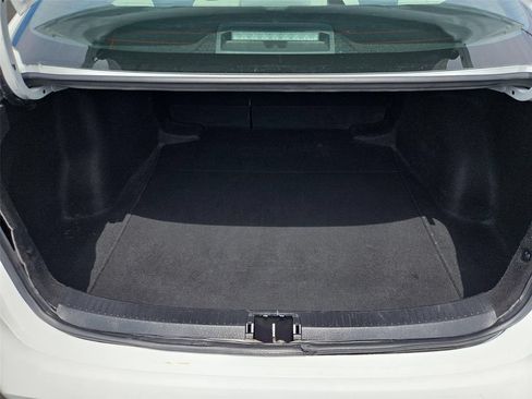 Used 2022 Toyota Corolla LE FWD image 15