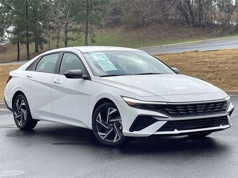 Certified 2025 Hyundai Elantra Sport w/ Cargo Package image 1