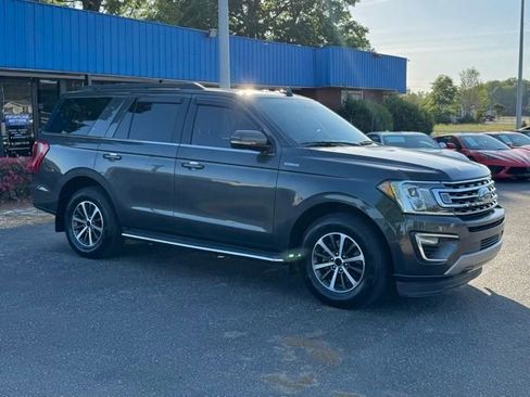 Used 2018 Ford Expedition XLT w/ Equipment Group 202A image 8