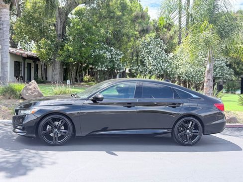 Used 2019 Honda Accord Sport image 2