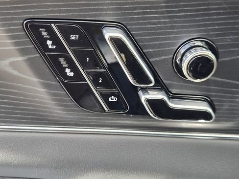 New 2026 Cadillac Lyriq Luxury AWD/4WD image 17
