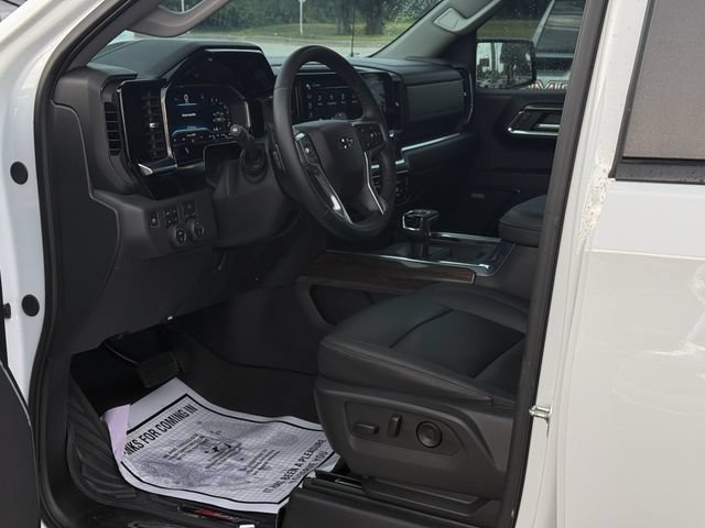 Used 2025 Chevrolet Silverado 1500 LT Trail Boss w/ Convenience Package II AWD/4WD image 13