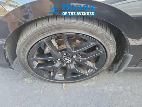 Used 2025 Honda Civic Sport image 4