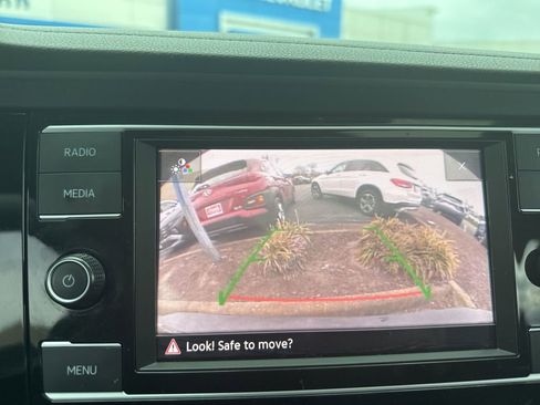 Used 2024 Volkswagen Jetta SE image 13