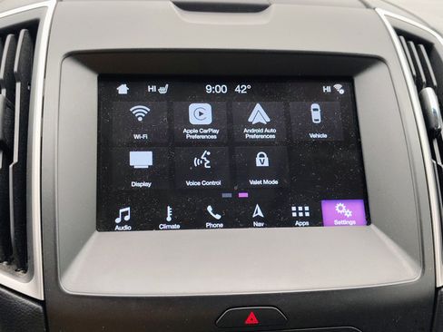 Used 2017 Ford Edge SEL w/ Equipment Group 201A image 3