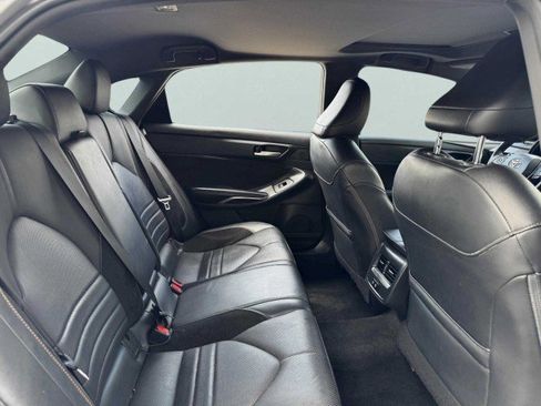 Used 2019 Toyota Avalon XSE image 42