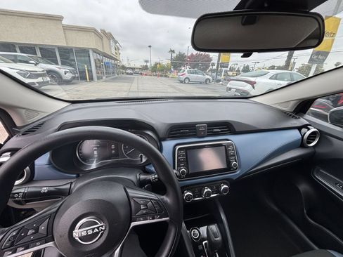 Used 2025 Nissan Versa SV FWD image 33