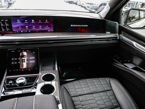 Used 2025 Cadillac Escalade ESV V AWD/4WD image 15