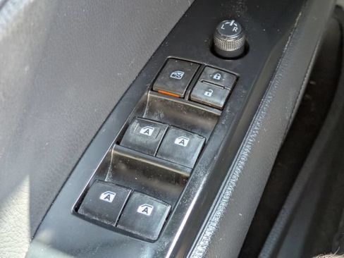 Used 2020 Toyota Camry SE FWD image 21