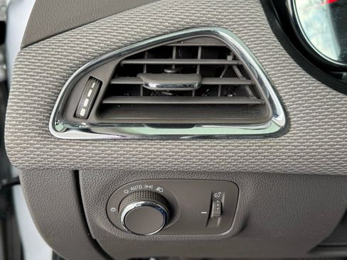 Used 2017 Chevrolet Cruze LT w/ Sun And Sound Package image 32