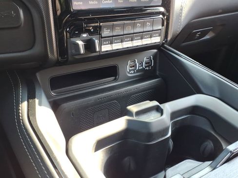 Used 2022 RAM 3500 Limited AWD/4WD image 20