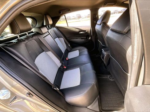 Used 2019 Toyota Corolla XSE image 18