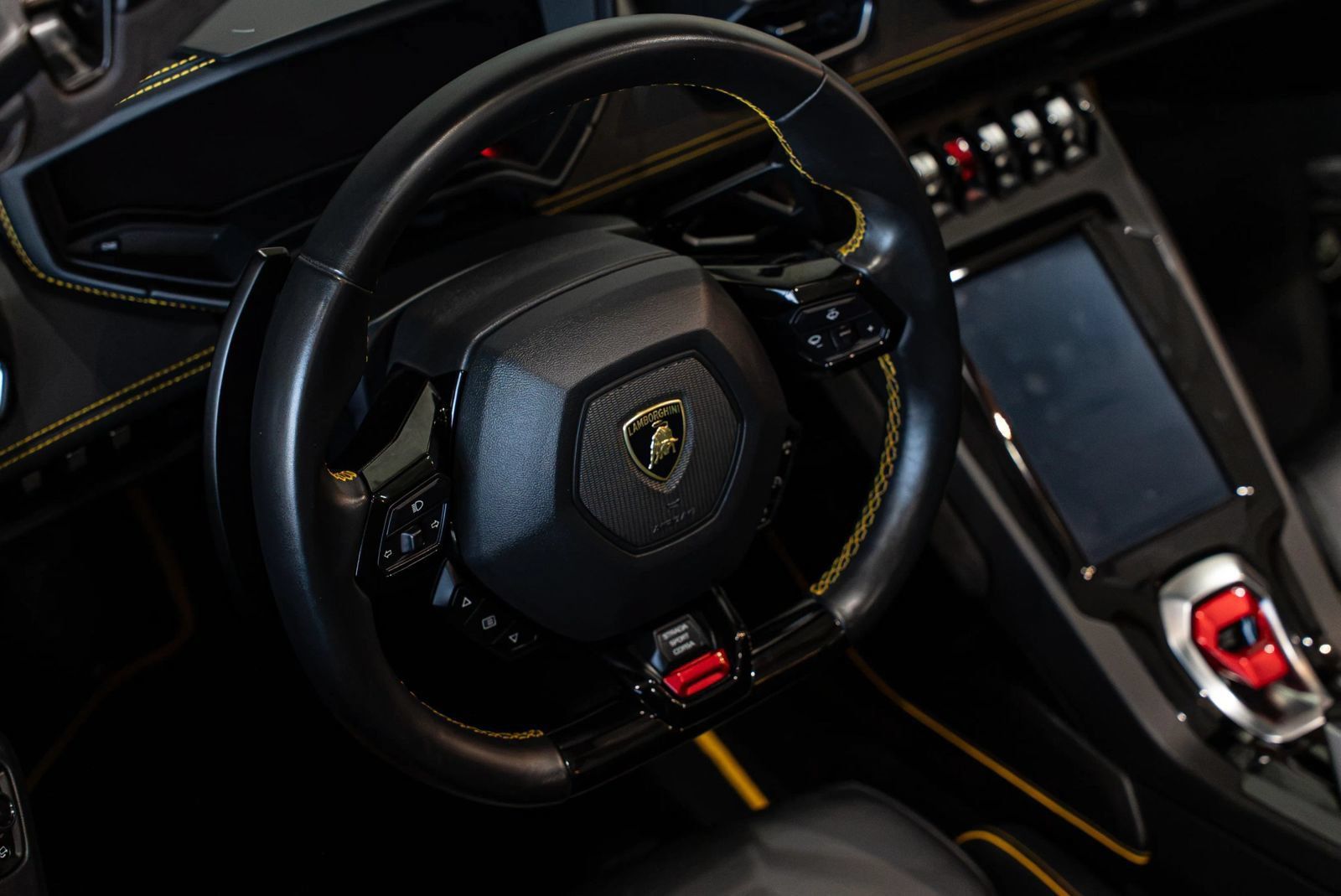 Used 2020 Lamborghini Huracan EVO AWD/4WD image 24