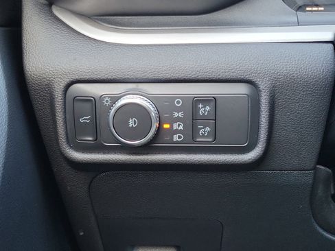 Used 2022 Ford Explorer XLT w/ Equipment Group 202A image 24